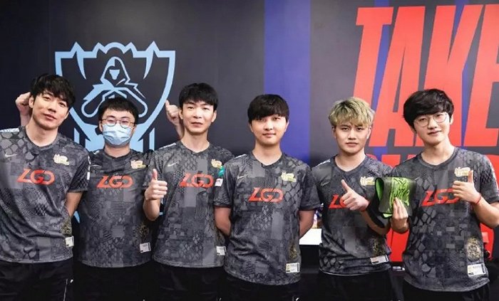 更是对整个 更是对整个