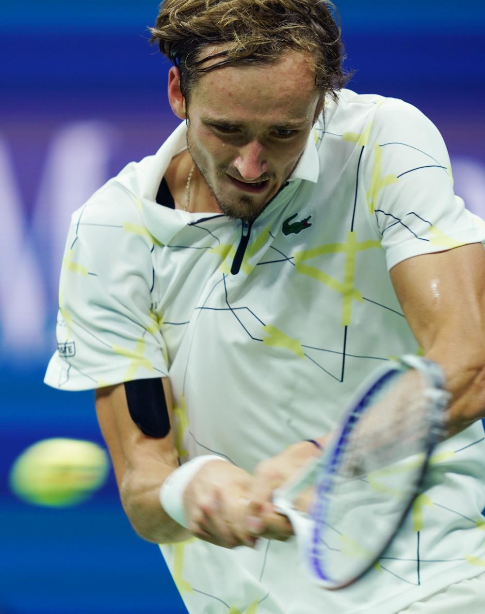 接应队友传 接应队友传